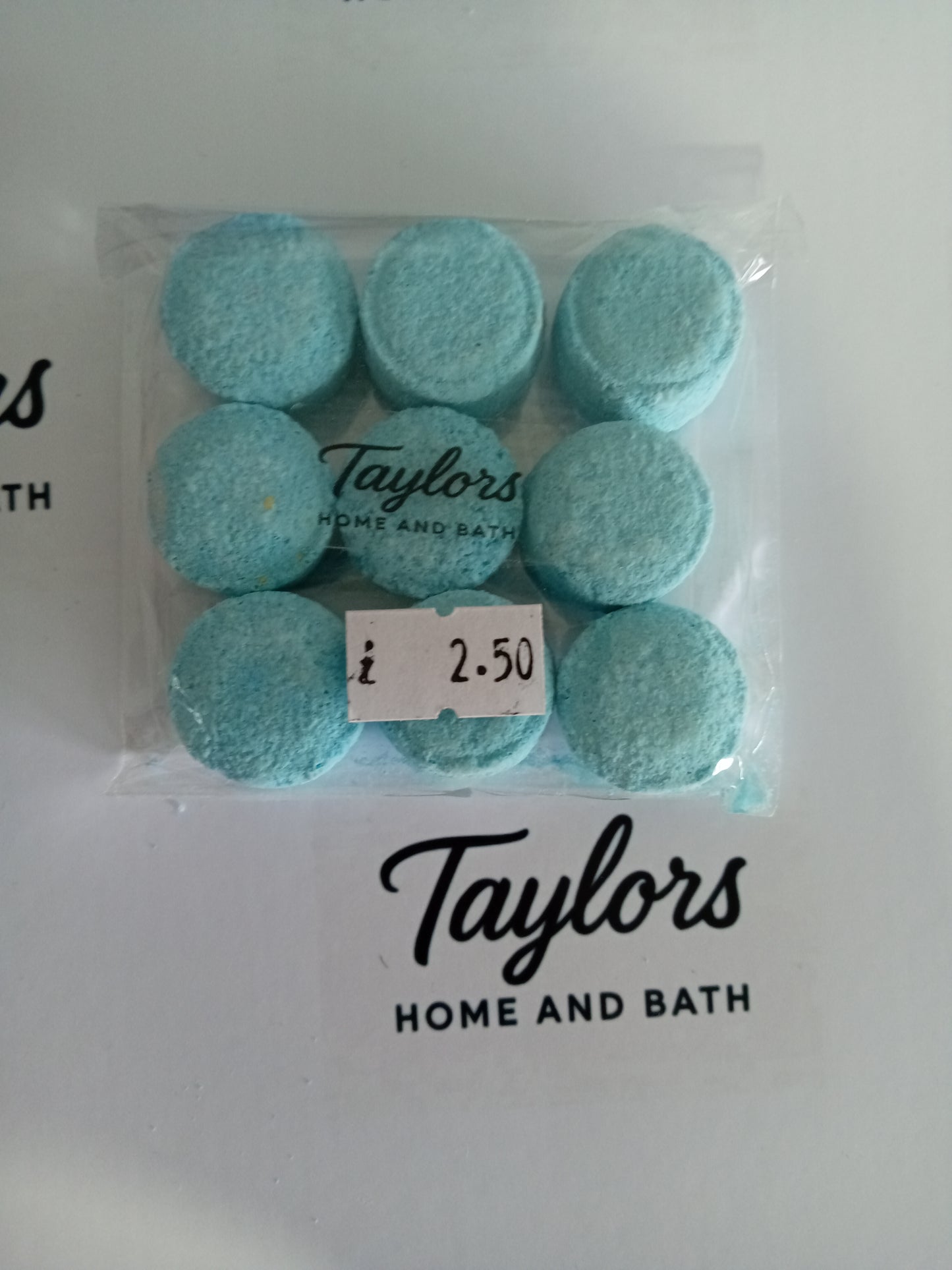 Mini pill bath bombs
