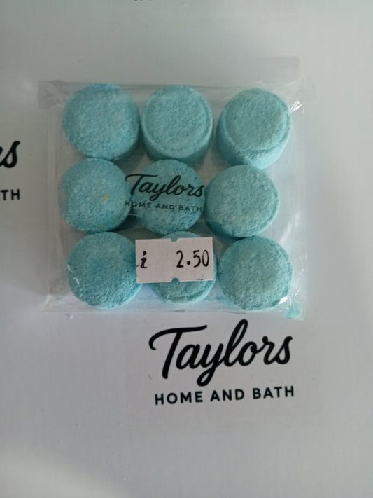 Mini pill bath bombs